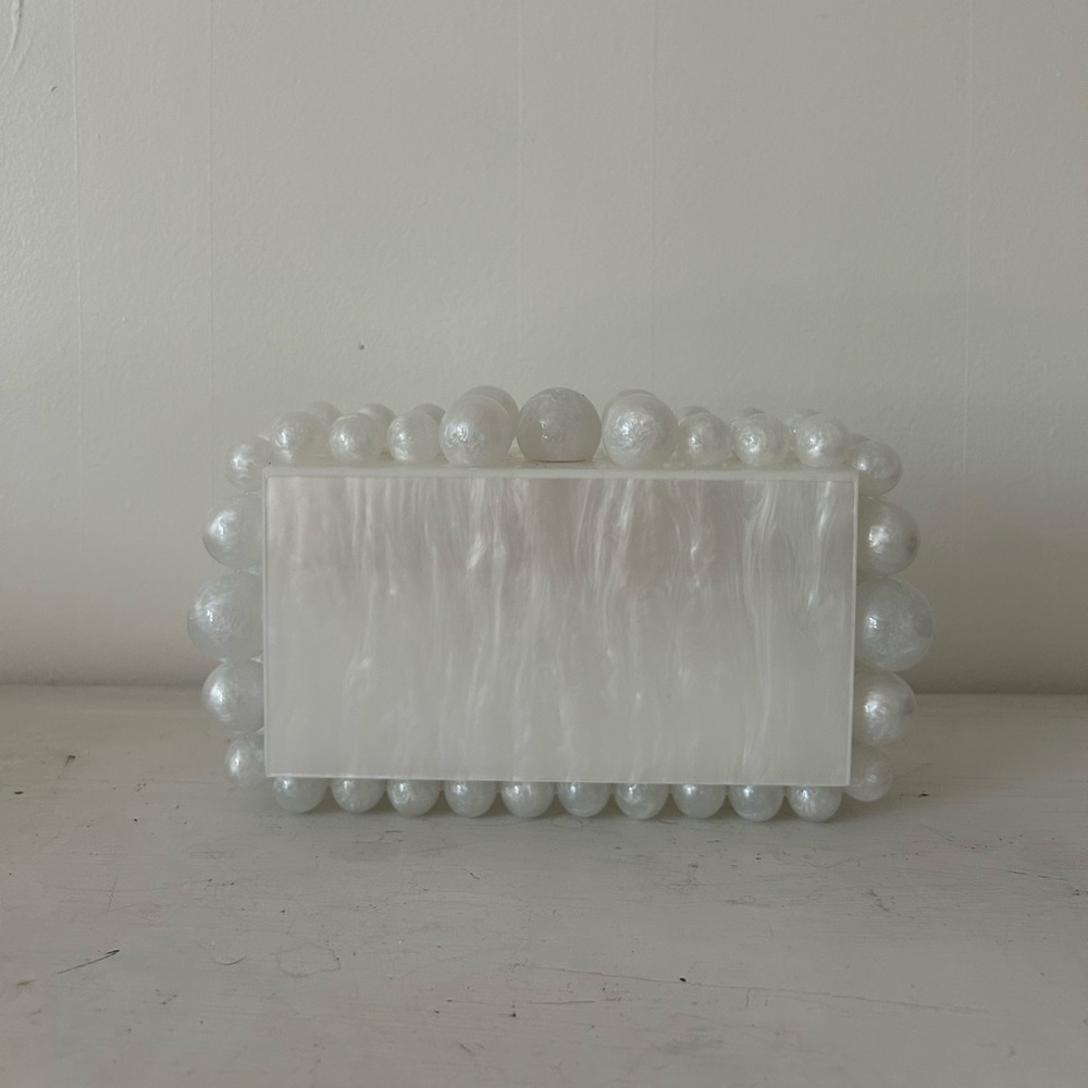 Amazon pearl clutch